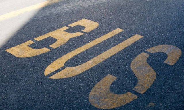 Κρυονέρι: «Χειρόφρενο» σε λεωφορείο για τις επιθέσεις με αυγά