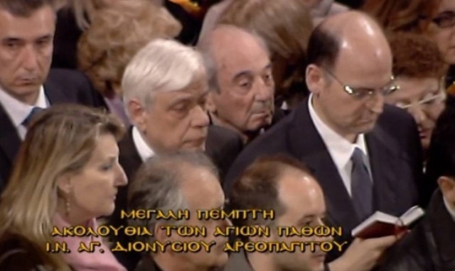 Ο Παυλόπουλος στην εκκλησία ως απλός πιστός