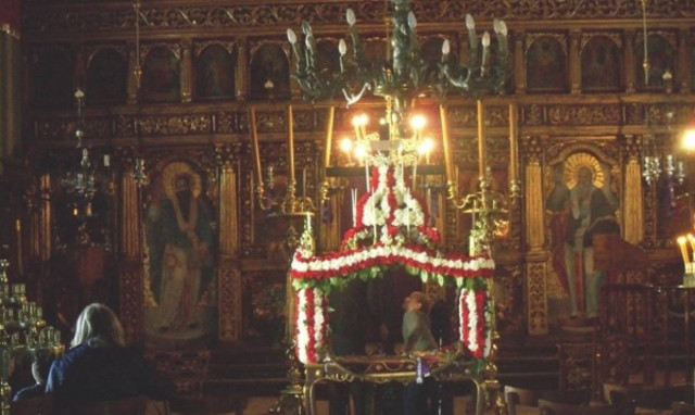 Στολίστηκαν οι Επιτάφιοι στην Ξάνθη