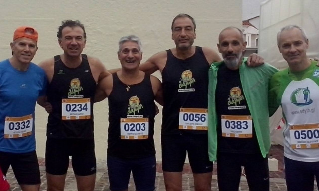 Το πρωί διευθύνουν σχολεία, το απόγευμα τρέχουν για τη «Λάμψη» των παιδιών