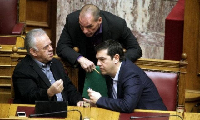 Αδειάζει η κλεψύδρα – Μάχη για να κλείσει η συμφωνία στις 24 Απριλίου