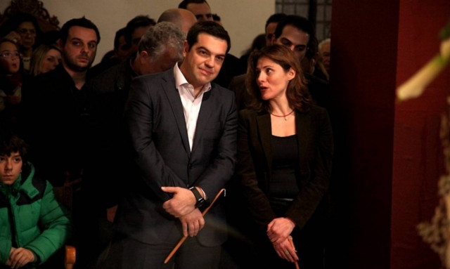 Στην Πλάκα παρακολούθησε τον Επιτάφιο ο Αλέξης Τσίπρας (Photos)