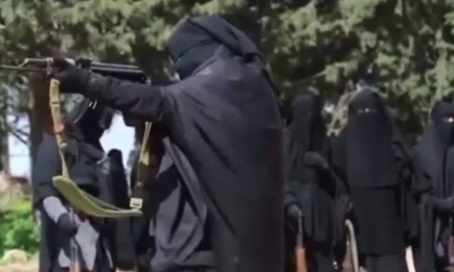 Τζιχαντίστριες εκπαιδεύονται για το Ισλαμικό Κράτος στο Χαλέπι (video)