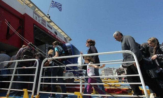 Αλλαγές και έκτακτα δρομολόγια πλοίων για διευκόλυνση των εκδρομέων