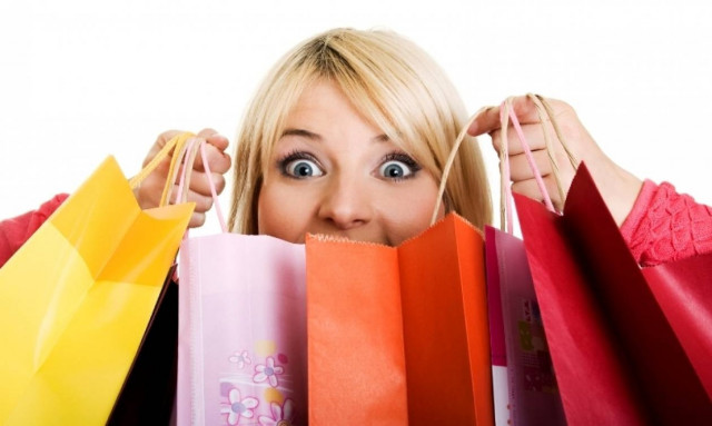 Τα δέκα βήματα που ακολουθεί μια γυναίκα πριν ψωνίσει