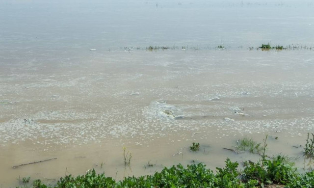 Πλημμύρες και κατολισθήσεις σε Μακεδονία, Θράκη, Θεσσαλία προκαλούν προβλήματα