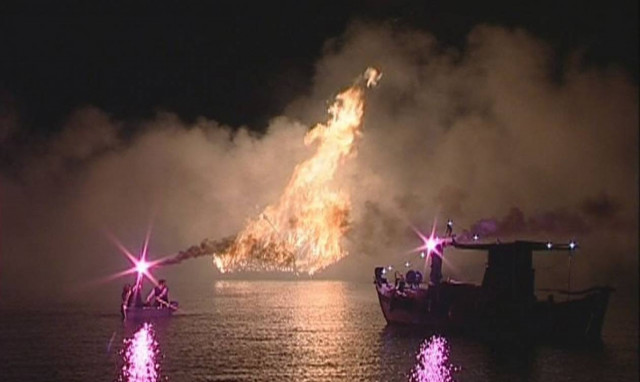 Τυρός Κυνουρίας: Επιτάφιος με ψαροκάικα και κάψιμο του Ιούδα στη θάλασσα