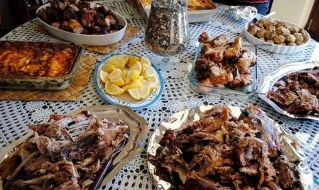 Φάγατε πολύ το Πάσχα; Ιδού πώς θα ανακουφιστείτε άμεσα!