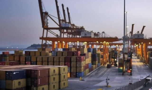Μείωση του ελλείμματος εμπορικού ισοζυγίου τον Ιανουάριο