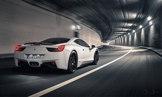 Τι χρώμα θέλω τη Ferrari μου; Υπάρχει app για να αποφασίσεις (video)