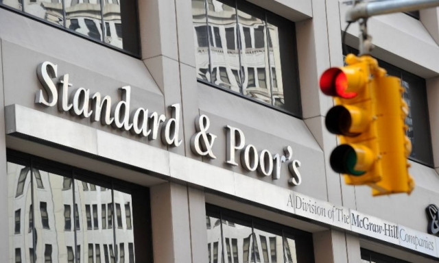 Την ανάγκη επίτευξης συμφωνίας επισημαίνει απλώς η υποβάθμιση από τη S&P