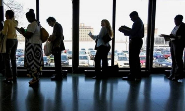 Αμείωτη η φυγή των «νεομεταναστών» της κρίσης