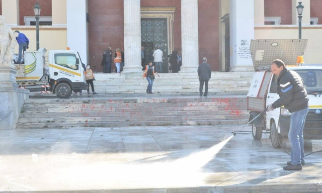 Την Δευτέρα θα επαναλειτουργήσει η Πρυτανεία (Photos)