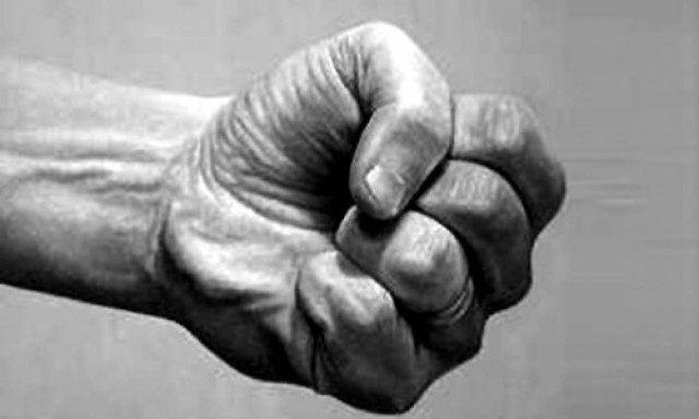 Χανιά: Μπήκαν στο σπίτι του και τον ξυλοκόπησαν αλύπητα