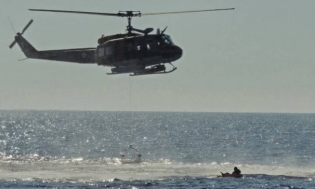 Δύο νεογέννητα μεταξύ μεταναστών που βρέθηκαν στη θάλασσα στο Αγαθονήσι (photos)