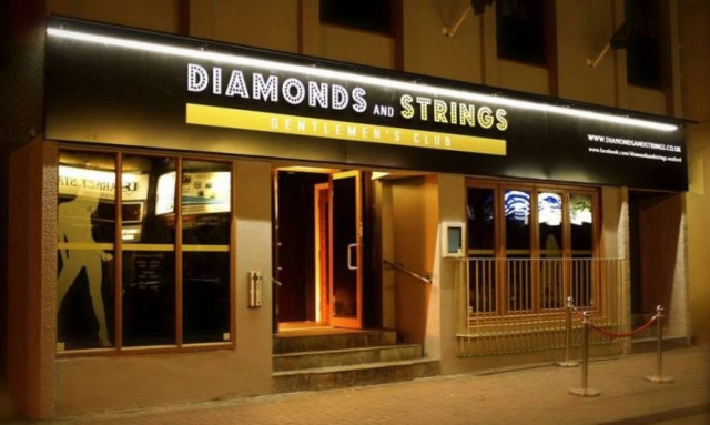 Δείτε τι λογαριασμό έκανε σε... στριπτιζάδικο