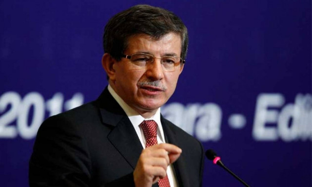 Νταβούτογλου: Η Άγκυρα «συμμερίζεται τα δεινά» των Αρμενίων