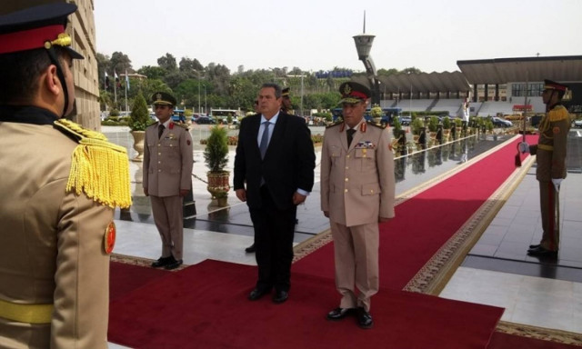 Αίγυπτος: Επίσκεψη Καμμένου στο μνημείο Ελλήνων Πεσόντων στο Ελ Αλαμέιν (Photos)
