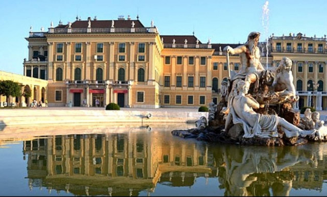 Μήνυμα αλληλεγγύης στον ελληνικό λαό από το δήμαρχο Βιέννης