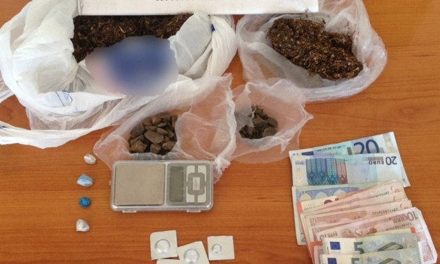 Καλαμάτα: Πέταξε τα ναρκωτικά αλλά δεν απέφυγε τη σύλληψη