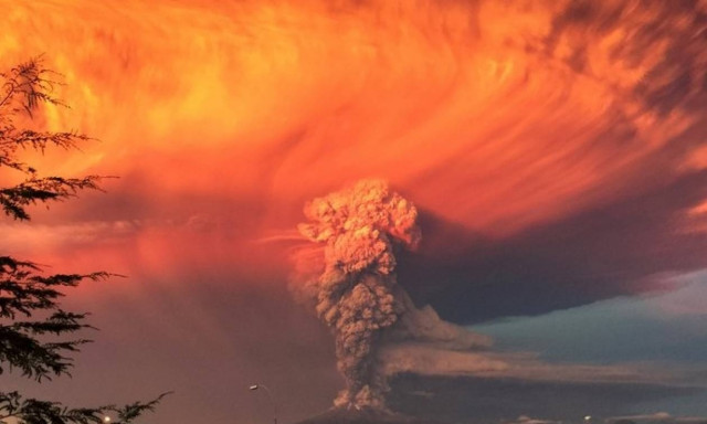 Χιλή: Συναγερμός λόγω έκρηξης ηφαιστείου (video)