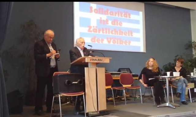 Ο «έφηβος» Γλέζος σέρνει το χορό (video)