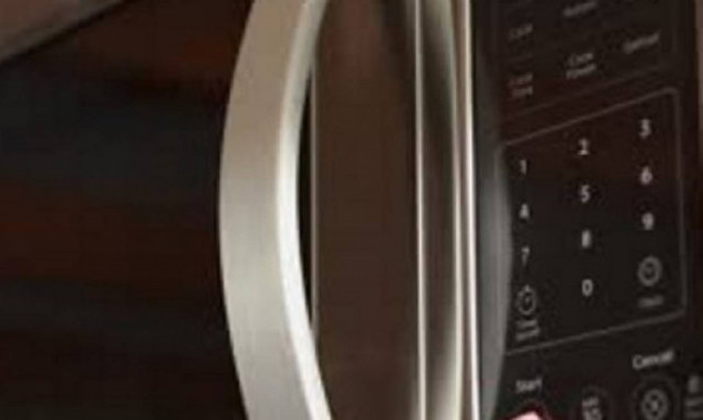Επτά χρήσεις του φούρνου μικροκυμάτων που σίγουρα θα σου λύσουν τα χέρια!