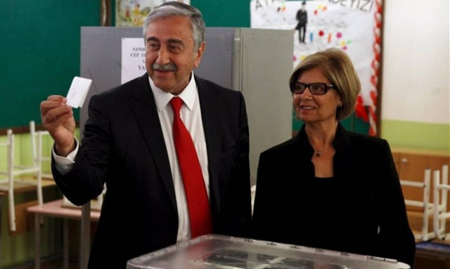 Ο Μουσταφά Ακιτζί νικητής των εκλογών στα Κατεχόμενα