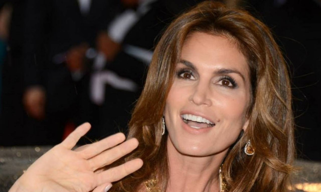 Ξεκαρδιστικό: Ο Νικήτας και η Σίντι Κρόφορντ με μουστάκι