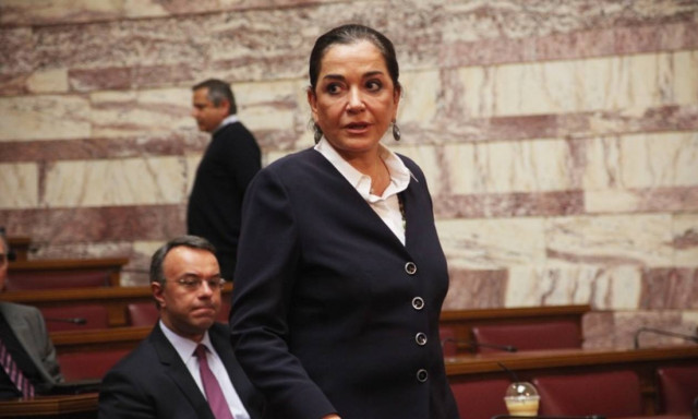 Βαρύτατοι χαρακτηρισμοί Μπακογιάννη για Βαρουφάκη: Να παραιτηθεί το συντομότερο