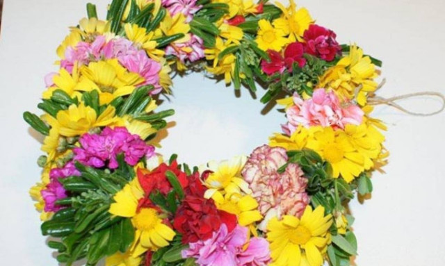 Πρωτομαγιά 2015: Ο πιο εύκολος τρόπος για να φτιάξετε μαγιάτικα στεφάνια