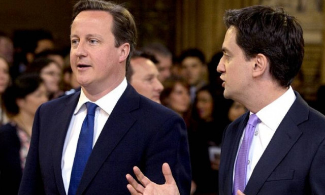 Βρετανία: «Στήθος με στήθος» Συντηρητικοί και Εργατικοί