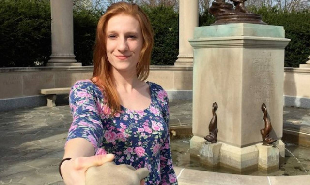 Πώς θα βγάλετε selfie χωρίς να φαίνεστε θλιβερά μόνοι;