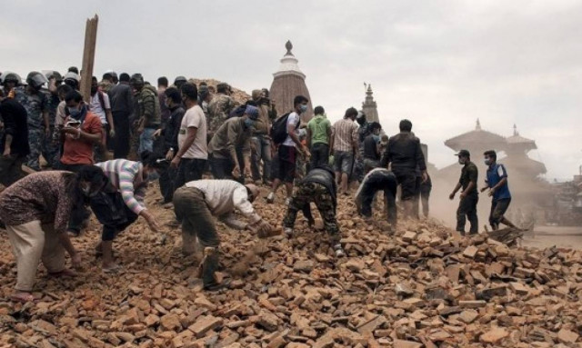 Νεπάλ: Μια γυναίκα ανασύρθηκε ζωντανή πέντε ημέρες μετά το σεισμό