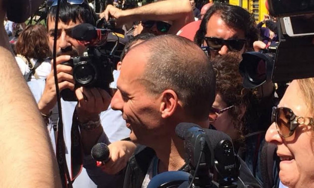 Βαρουφάκης, Μητρόπουλος, Σκουρλέτης και Δούρου στη συγκέντρωση ΓΣΕΕ - ΑΔΕΔΥ (pics)