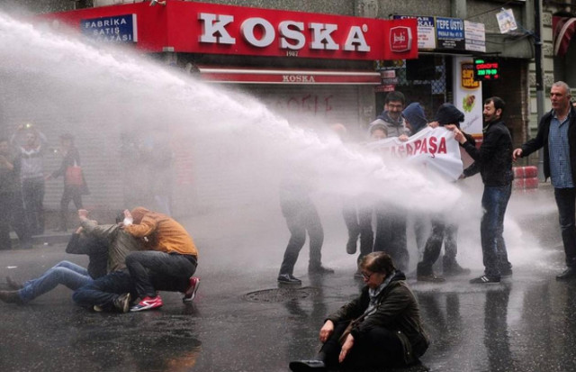 Σοβαρά επεισόδια στην Κωνσταντινούπολη (photos)
