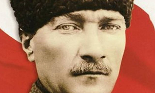 Ομογενής καθηγητής διαμαρτύρεται για  ανέγερση προτομής του Ατατούρκ