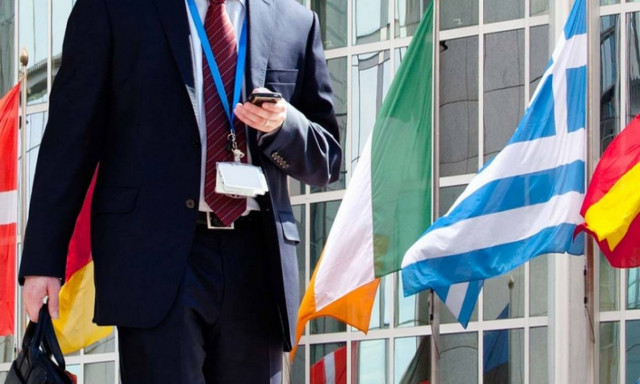 «Πρώτα χρηματοδότηση και μετά το πολυνομοσχέδιο»