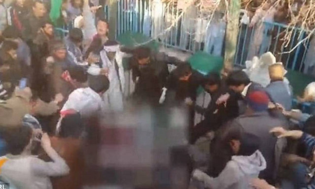 Αφγανιστάν: Θανατική ποινή σε τέσσερις άνδρες που λίντσαραν 27χρονη