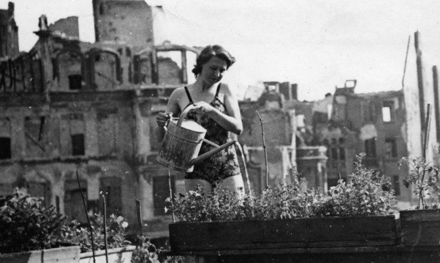 Σπάνιο φιλμ από το μεταπολεμικό Βερολίνο (video)