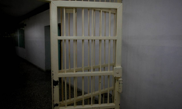 Λάρισα: Καταδικάστηκε πατέρας που ασελγούσε στον αυτιστικό γιο του