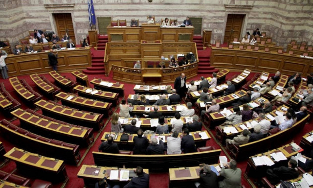 Νέα προειδοποίηση της UEFA για το αθλητικό νομοσχέδιο - Υπερψηφίστηκε επί της αρχής