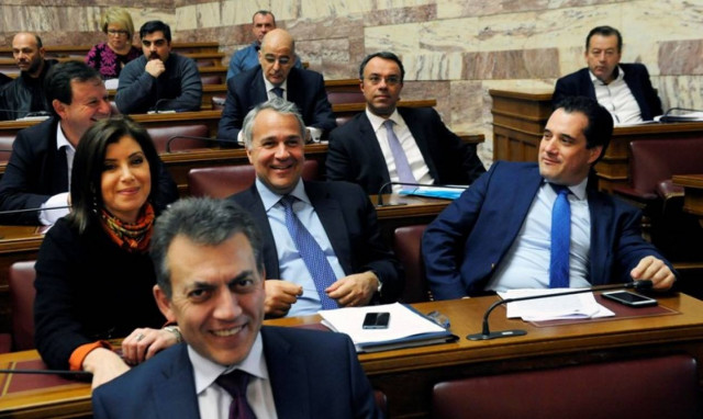 Η ΝΔ ανακάλυψε… 5η αξιολόγηση στην κοινή δήλωση Τσίπρα – Γιούνκερ