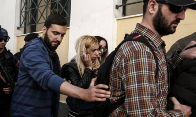 Στη φυλακή και η μητέρα της Άννυ