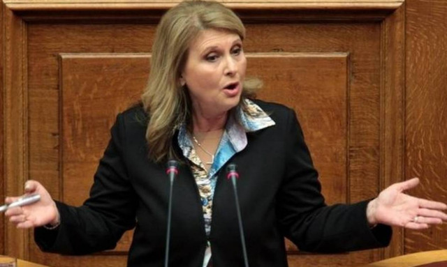 Ξέχασε τα... χαρτιά υγείας και «ανακάλυψε» διορισμούς συγγενών από τον ΣΥΡΙΖΑ η Βούλτεψη