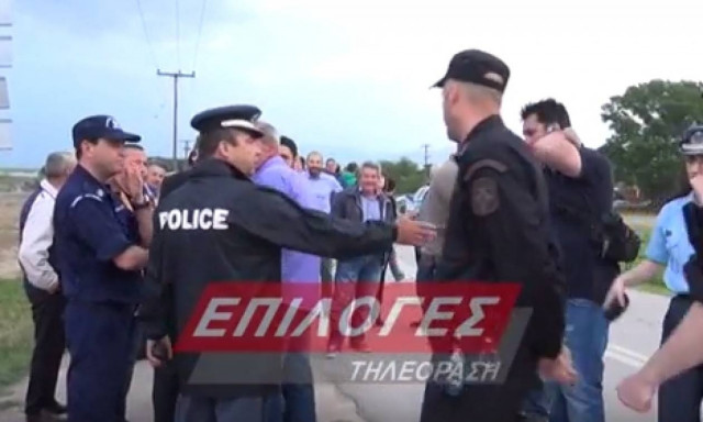 Η στιγμή της επίθεσης στον Αντώνη Σαμαρά στις Σέρρες (vid)