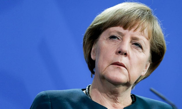 Βουτιά της δημοτικότητας Μέρκελ στον απόηχο του σκανδάλου κατασκοπείας