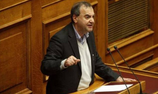 Δ. Στρατούλης: Η κυβέρνηση δεν εγκαταλείπει τις κόκκινες γραμμές της