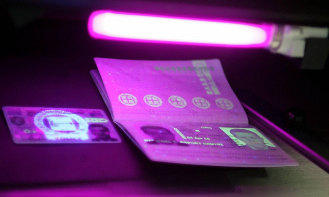 Ηράκλειο: Επτά αλλοδαποί ήθελαν να «πετάξουν» με πλαστά έγγραφα