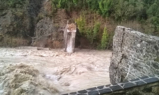Ξυδάκης: Αρχίζει η αναστήλωση του γεφυριού της Πλάκας